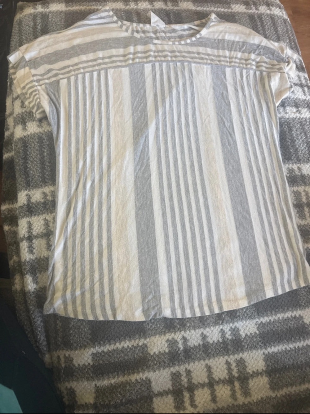 Naïf short sleeve top